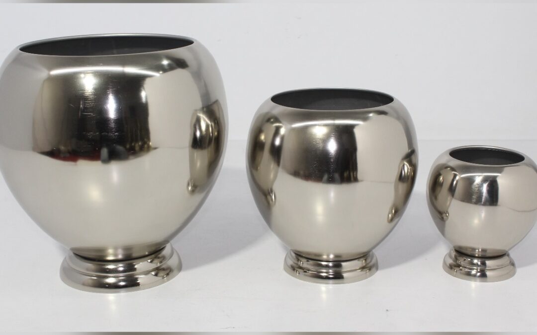 FLOWER VASES-TABLE TOPS