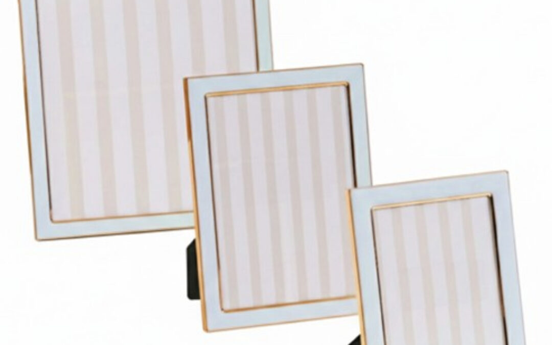 PHOTO FRAMES