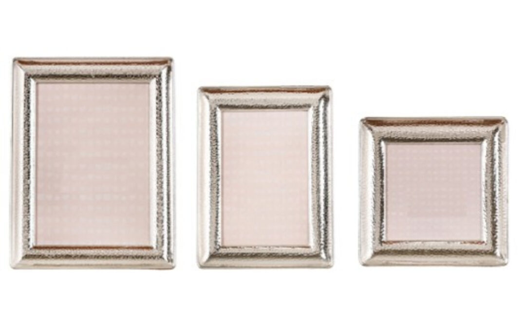 PHOTO FRAMES