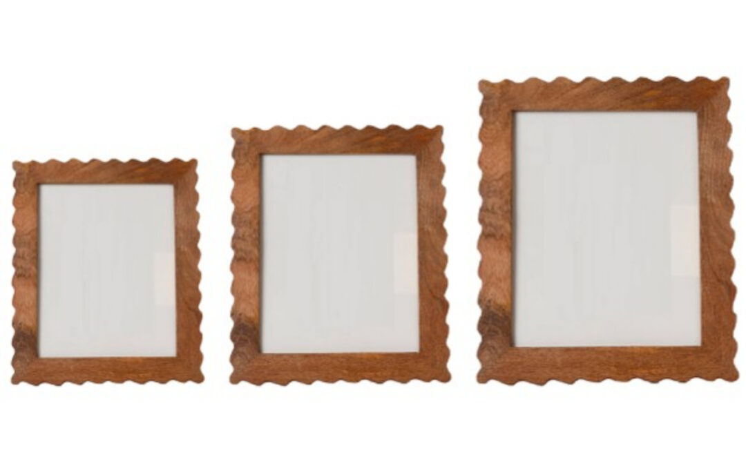 PHOTO FRAMES