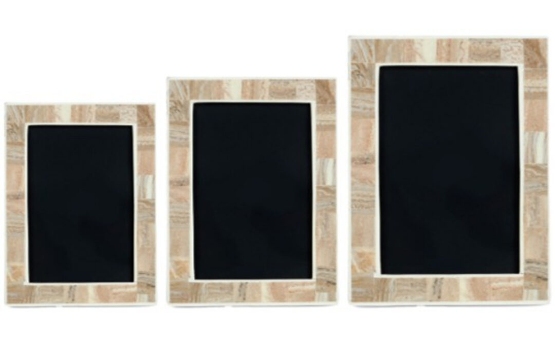 PHOTO FRAMES